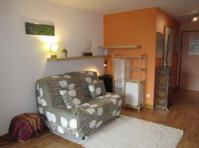Studio lumineux avec balcon, WiFi et parking à Brides-les-Bains - FR-1-512-242